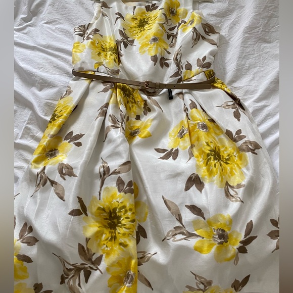 🌼Jessica Howard Designer Dress 👗14W with Gorgeous🌼Yellow Flowers. Like New 🌼 - Picture 16 of 16